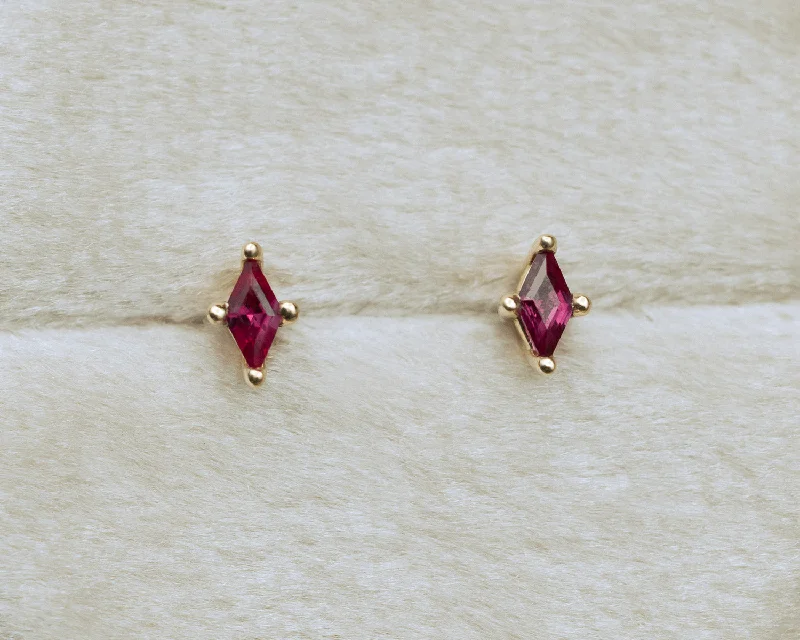 Petal pattern earrings-KITE CUT LAB-GROWN RUBY STUD EARRINGS