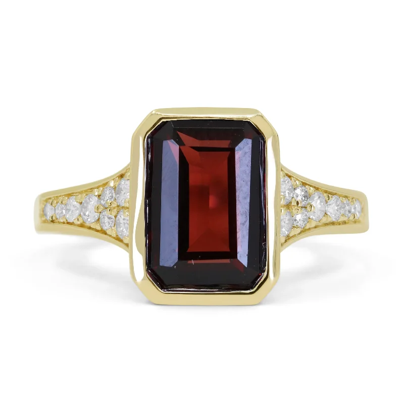 Tapered shank rings-14K Yellow Gold,garnet Ring