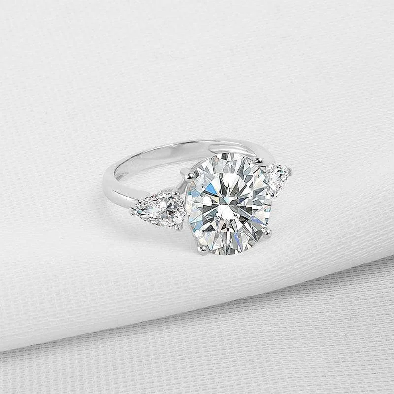 Open frame rings-5.0 Ct Sparkly Three-Stone Oval Cut Diamond Ring