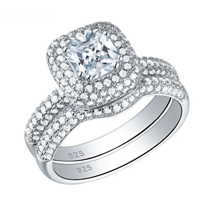 Firm clasp rings-2.9 Ct Cushion Cut Diamond Ring Set