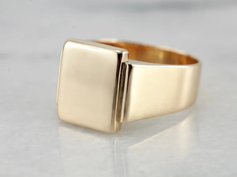 Fine stone rings-Hefty Men's Signet Ring Crafted of Fine Gold