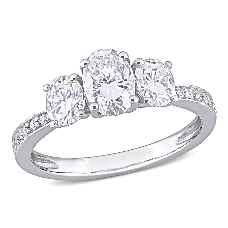 Pure star rings-Mimi & Max 1 4/5ct DEW Oval Created Moissanite 3-Stone Engagement Ring 10k White Gold