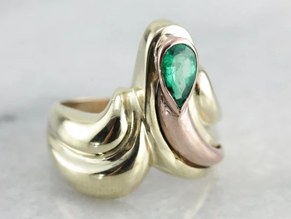 Light texture rings-Emerald Two Tone Retro Era Statement Ring