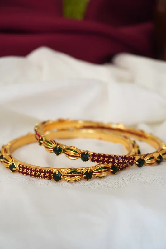 Warm clay bracelets-Ruby and Green Stone Gold Plated Bangles