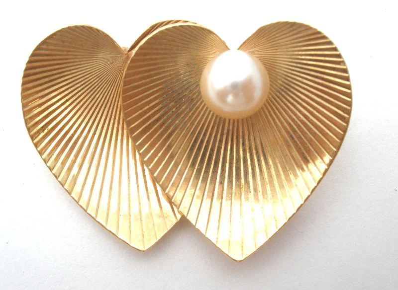 Hamsa hand brooches-14K Gold Heart Brooch Pin With Pearl Vintage