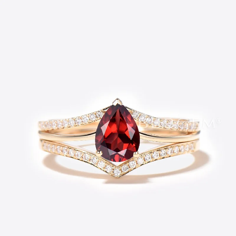 Java tile rings-Split Shank Design 1.25CT Pear Cut Natural Garnet Half Eternity Diamond Ring